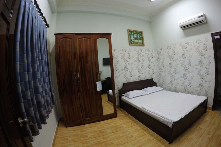 Room 28 of 47