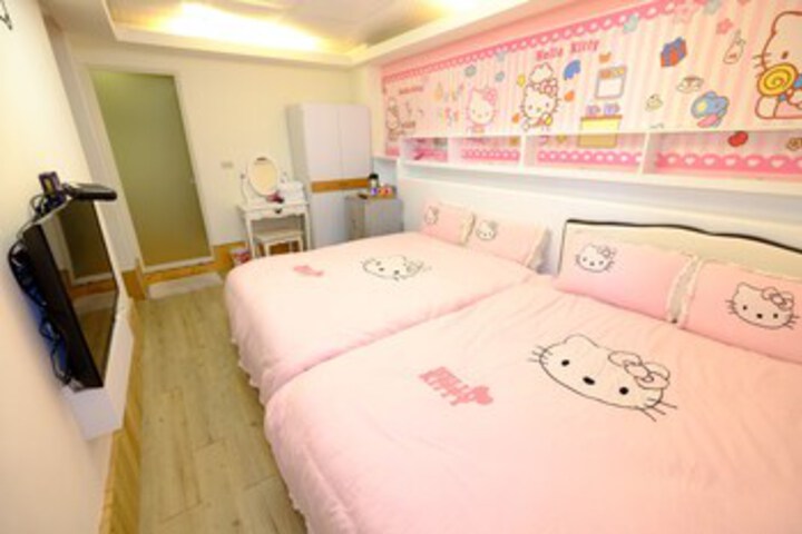 Room 13 of 29