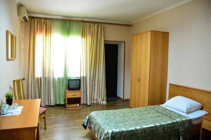 Room 3 of 19