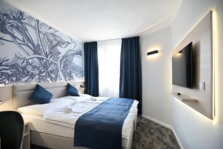 Room 3 of 19