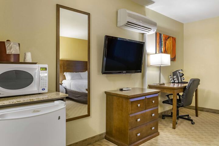 Room 30 of 67