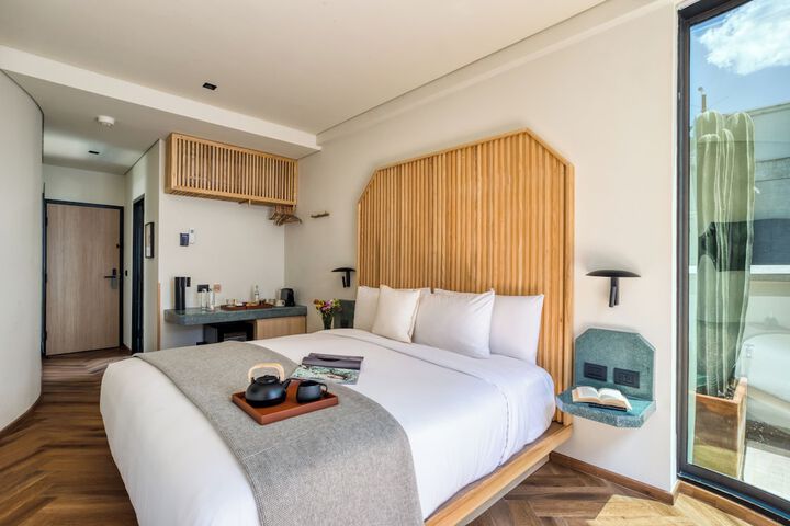 Room 44 of 120