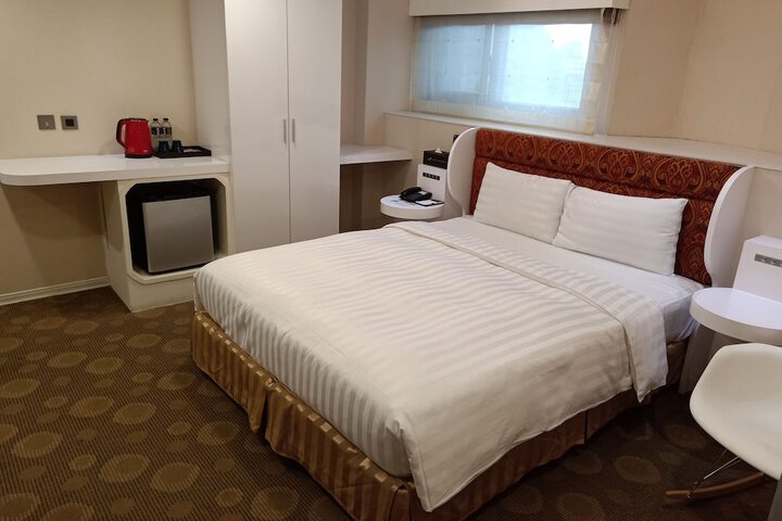 Room 10 of 61