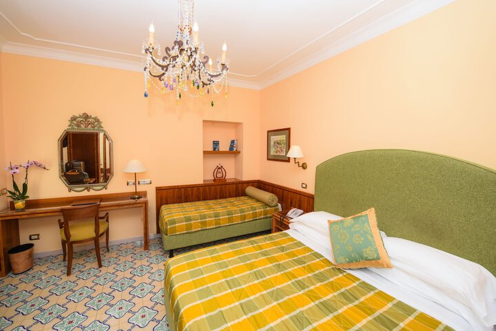 Room 9 of 150