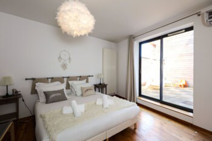 Room 12 of 25