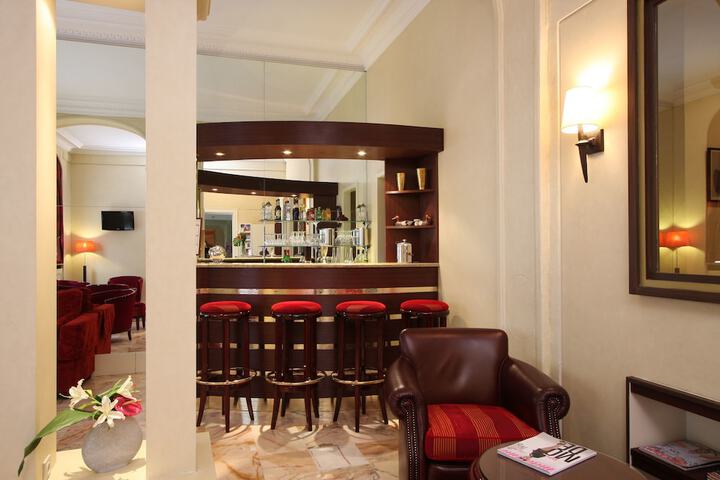 Entrance & Lobby