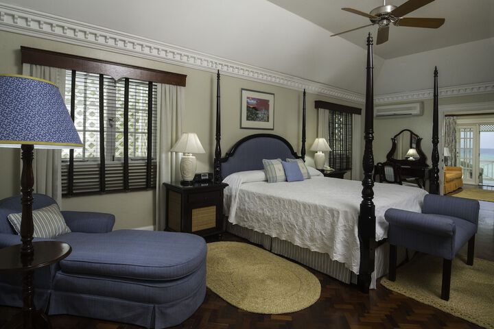 Room 3 of 157