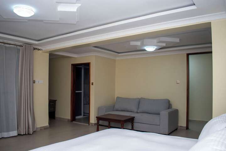 Room 34 of 97