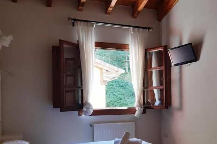 Room 8 of 25