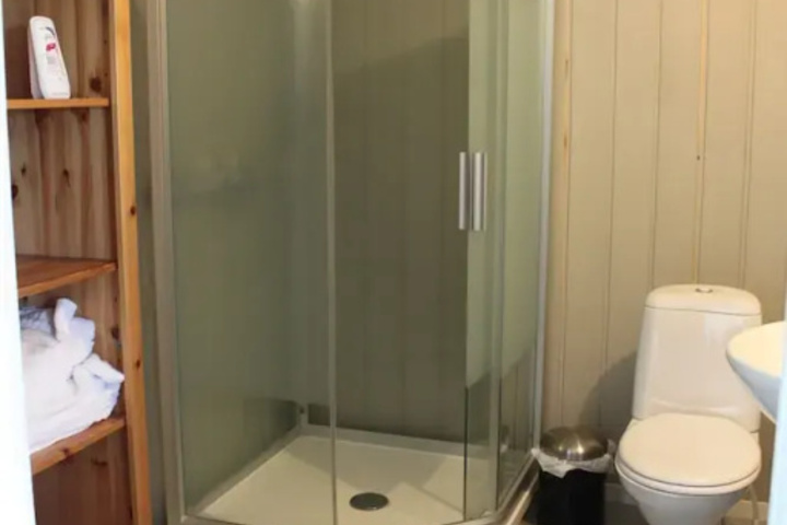 Room 4 of 10