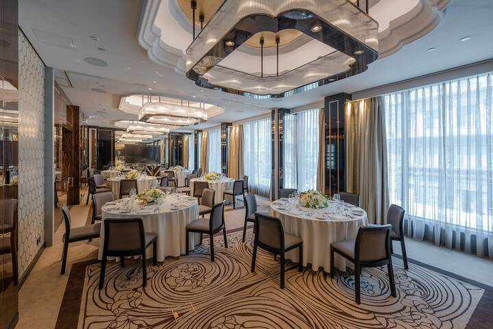 Ballroom/Hall 141 of 169