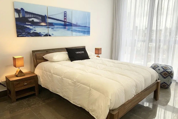 Room 5 of 11