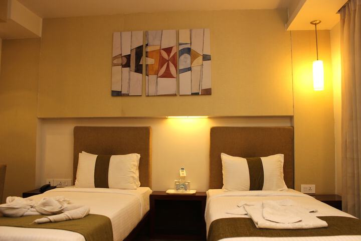 Room 4 of 48