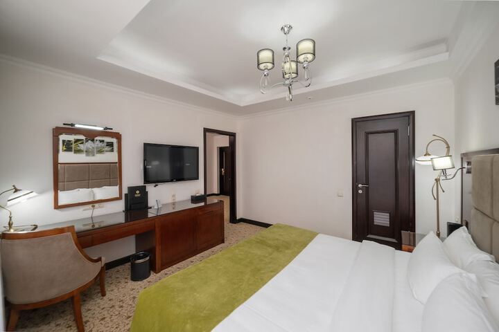 Room 38 of 90
