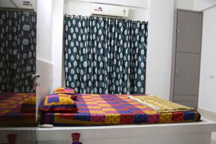 Room 5 of 7