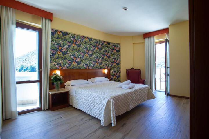 Hotel Miralago