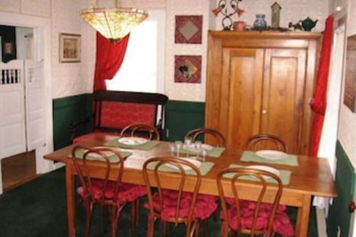 Image of The Greentree - 3 Br home