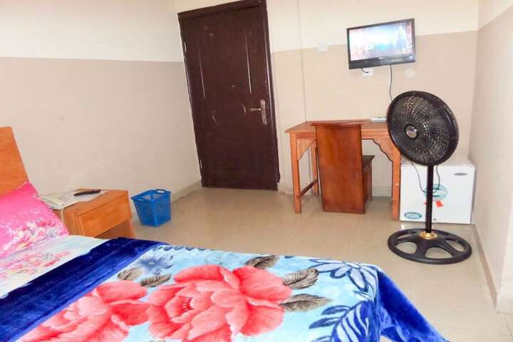 Room 3 of 16