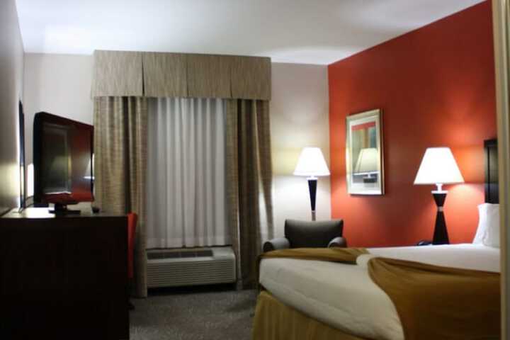 Room 2 of 42