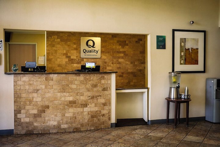 Check-in/check-out kiosk
