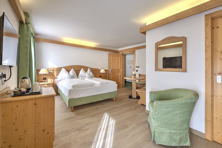Room 16 of 34