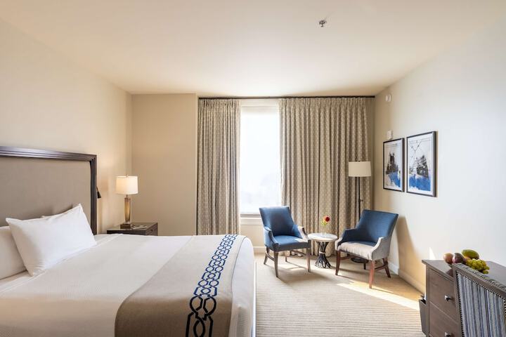 Room 40 of 132