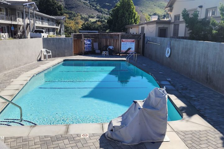 Hotel Pool