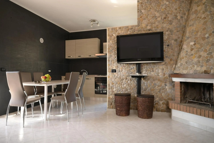 Room 3 of 15