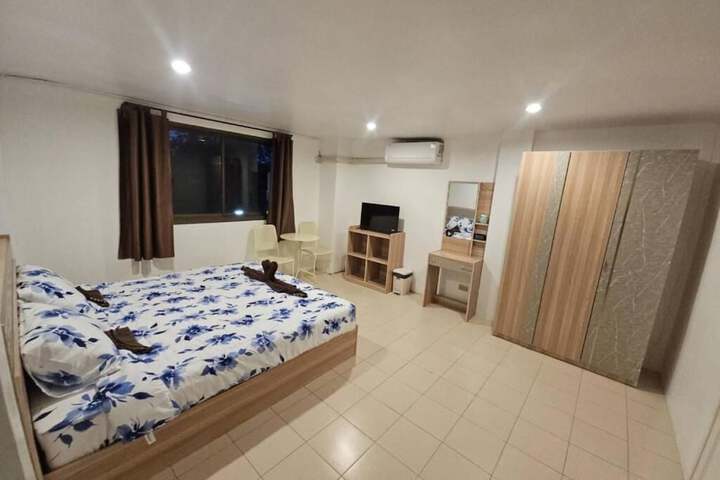 Room 2 of 15