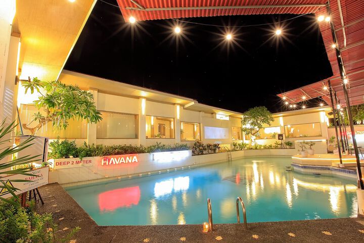 Hotel 82 of 86