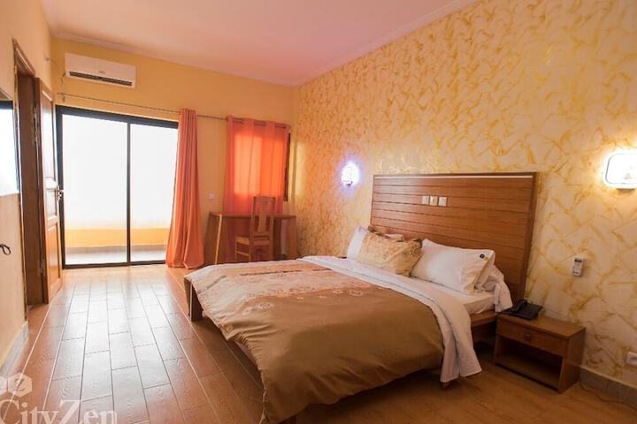 Room 7 of 11