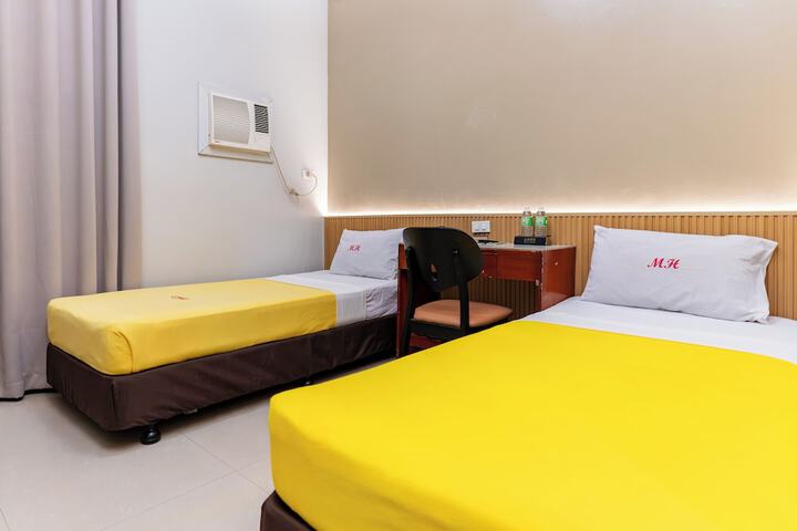Room 12 of 21