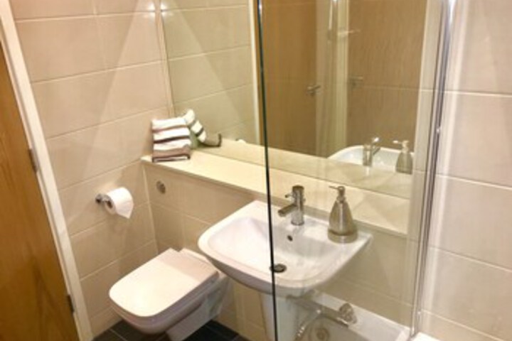Room 6 of 25