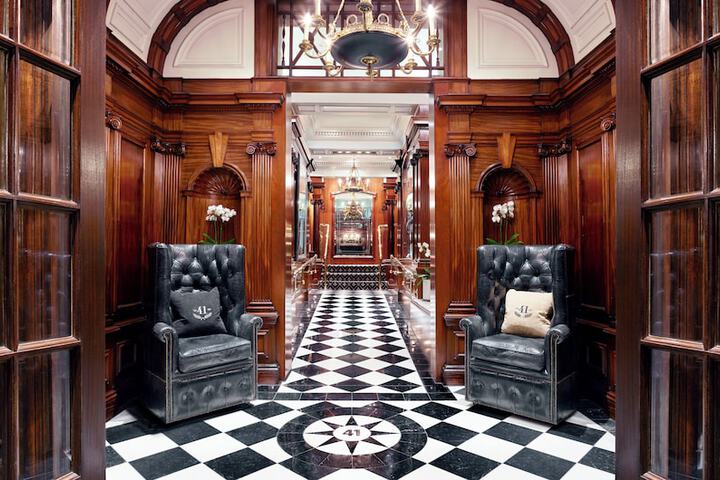 Entrance & Lobby