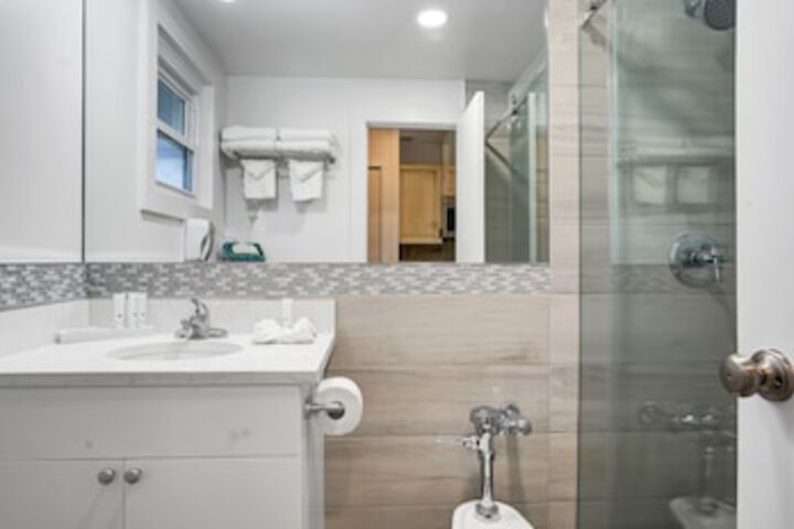 Room 463 of 549