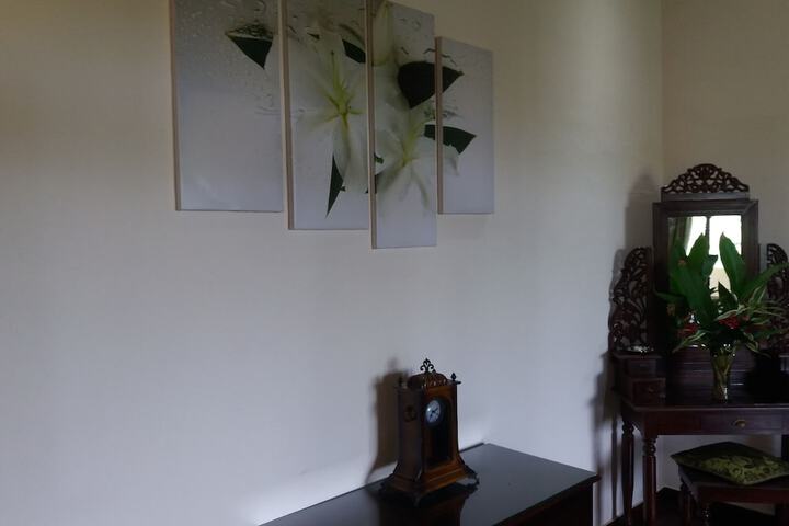 Room 4 of 40