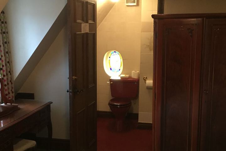 Room 32 of 58