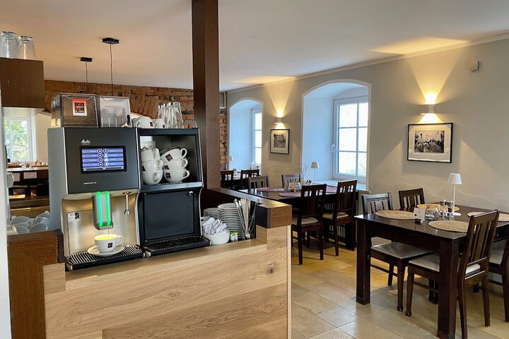 Breakfast/Coffee Service 22 of 27