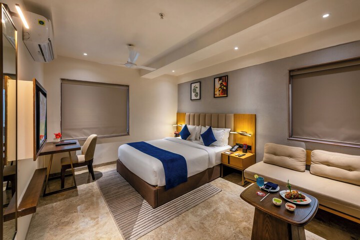 Room 30 of 53