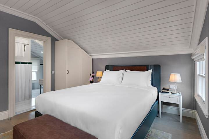 Room 21 of 83