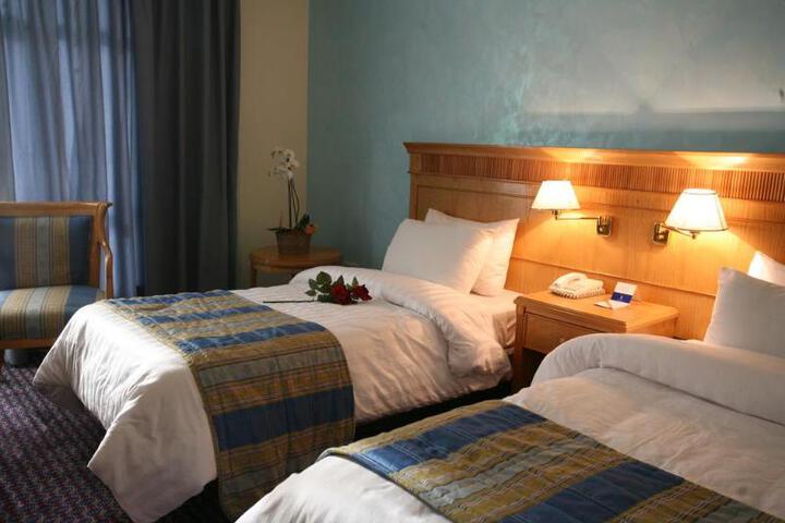 Room 2 of 6