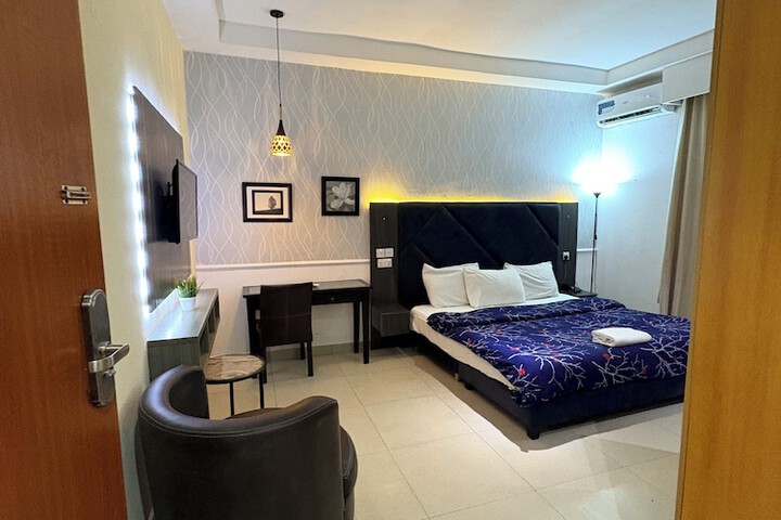 Room 168 of 288