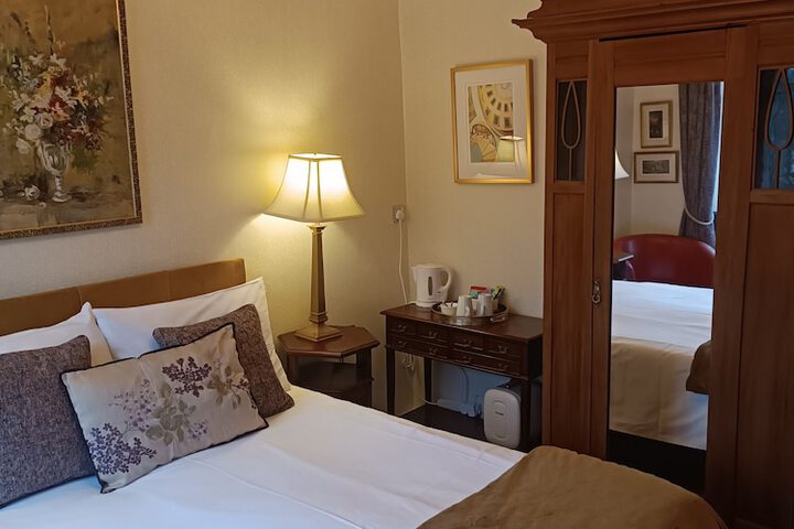Room 35 of 63