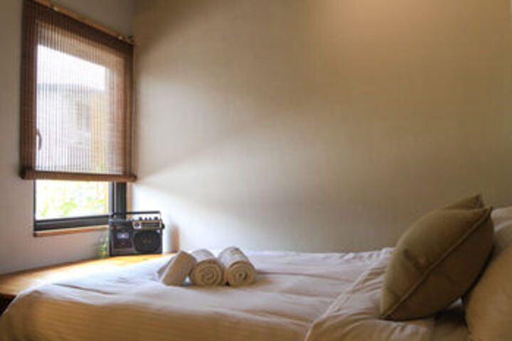 Room 32 of 60