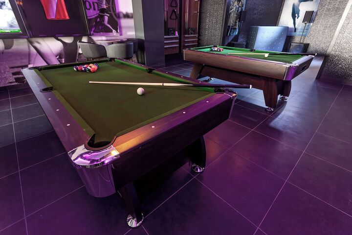Lounge 210 of 261