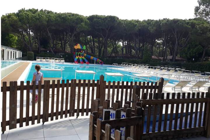 Pool 139 of 227