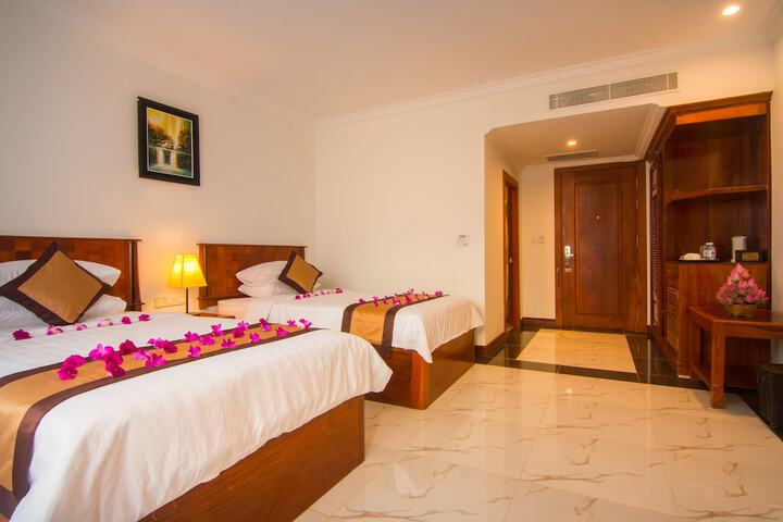 Room 5 of 78