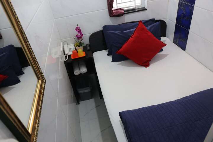 Room 21 of 42