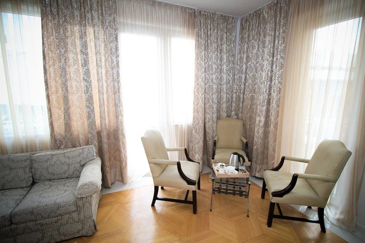 Room 3 of 19