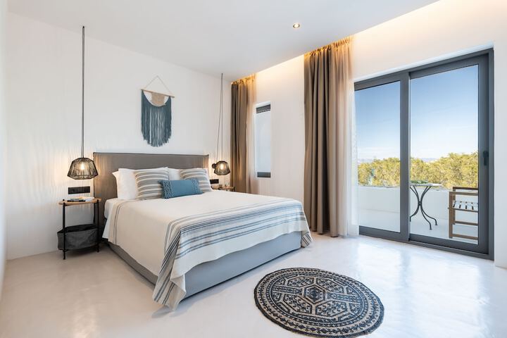 Room 2 of 55